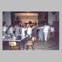 59-09-1118 4. Kirchspieltreffen 2001. Froehlicher Samstagabend.JPG